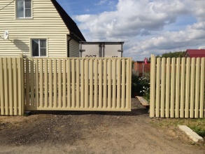 Ворота откатные из евроштакетника - пример 12 фото в Дрезне