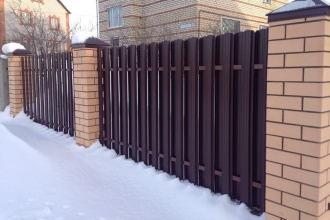 Забор из евроштакетника в шахматном порядке 30 метров фото в Дрезне