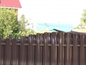 Забор из евроштакетника на ленточном фундаменте 10 метров фото в Дрезне
